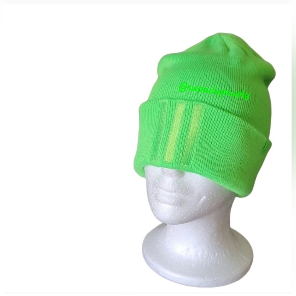 IVP- Beanie Originals Solar slime Green  (Halls of lvy)